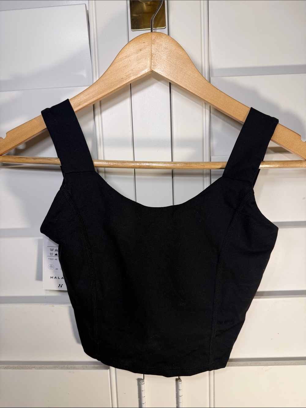 HALARA Black Square Neck Crop Tank